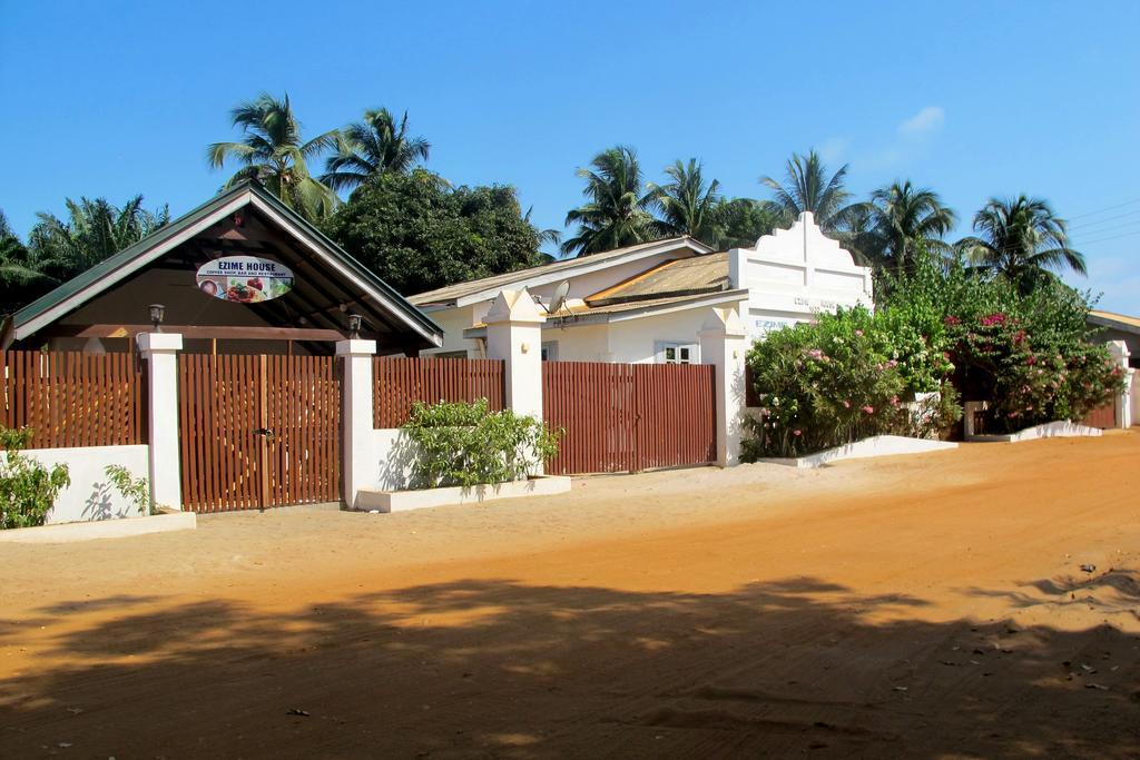 Ezime Guesthouse Accra Exterior photo